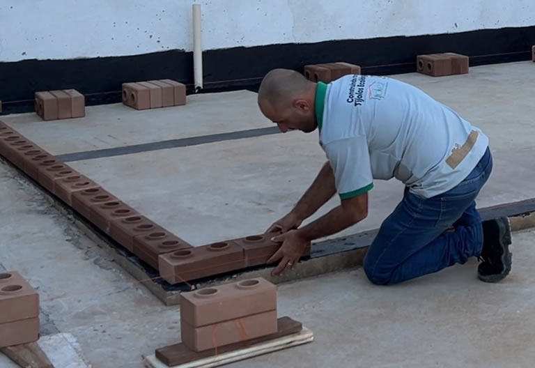 construcao-com-tijolo-ecologico-posição-primeira-fiada