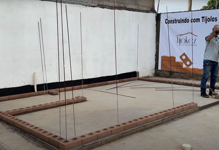 construcao-com-tijolo-ecologico-primeira-fiada